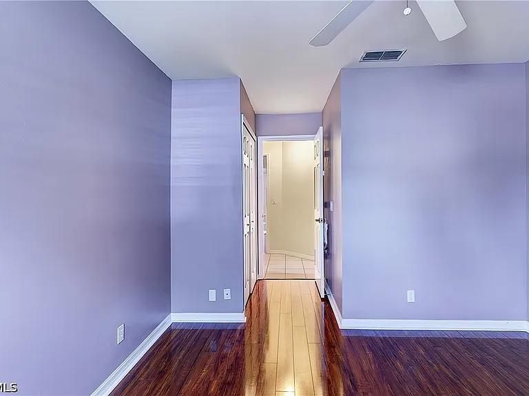 22203 Seashore Cir — Photo 35