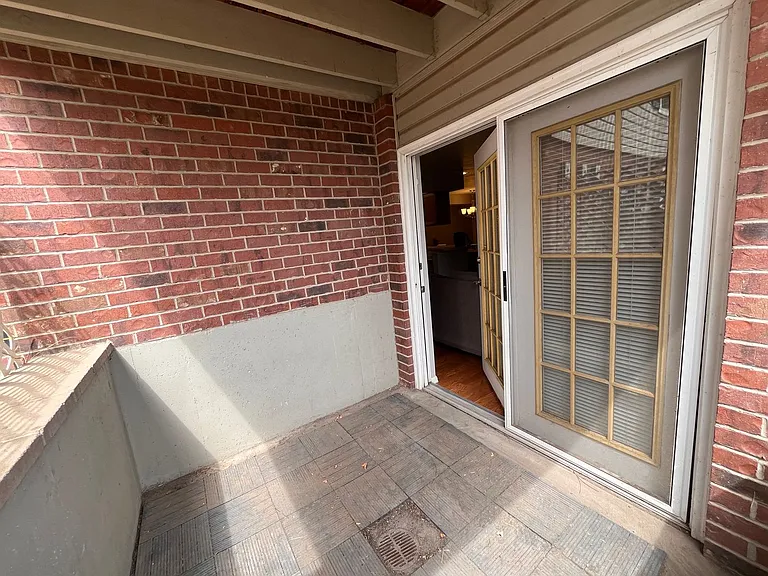 2551 24th St #B-2 — Photo 17
