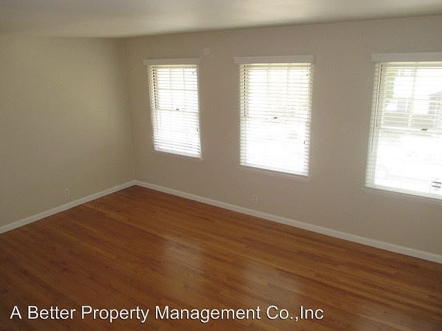 1st image of 266 1/2 La Verne Ave