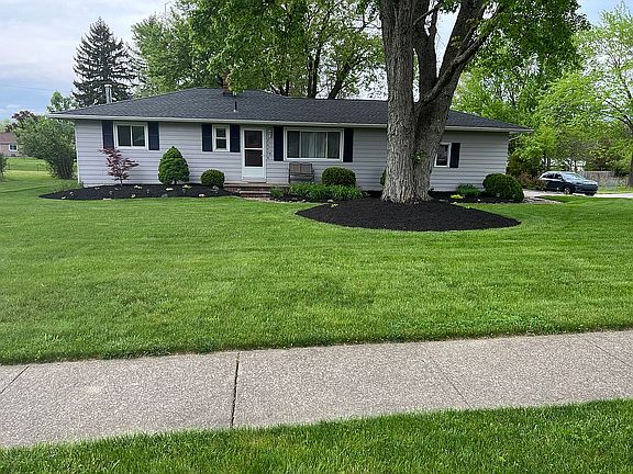 4th image of 20498 Carlyle Dr