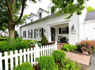 120 Manor Brook Dr, Chagrin Falls, OH 44022