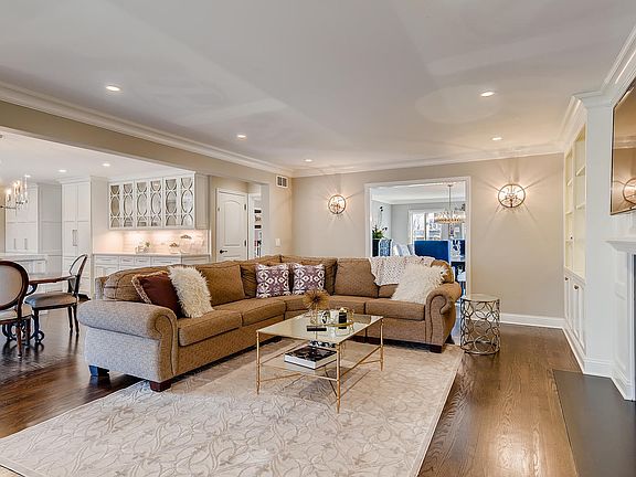 2nd image of 18 Sharron Ct