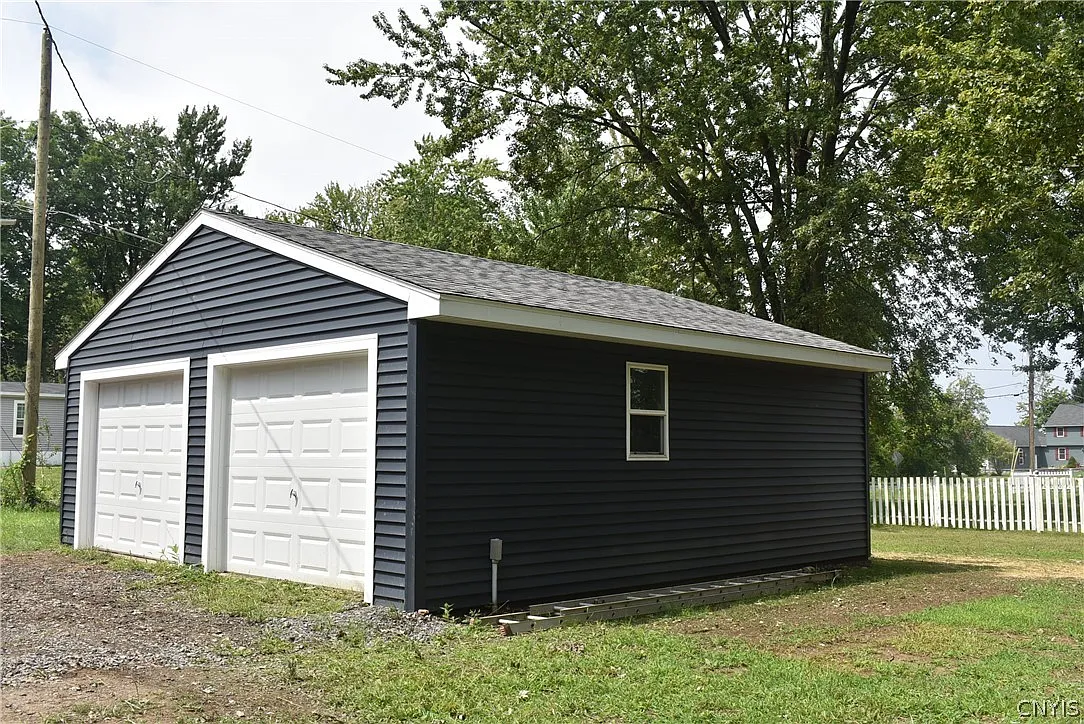 2 bed, 1.0 bath, 800 sqft, $2,200 — Photo 2