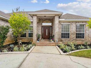 2037 Grayson Dr, Navarre, FL 32566