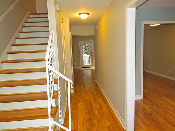 2nd image of 2230 Roswell Ave APT 7