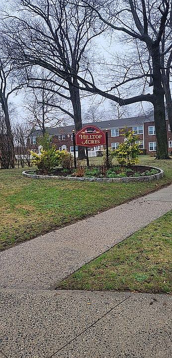 1st image of 16 Hilltop Acre #16