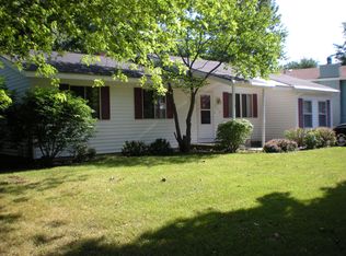 658 Dartmoor Dr, Crystal Lake, IL 60014