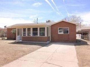 9030 Phoenix Ave NE, Albuquerque, NM 87112