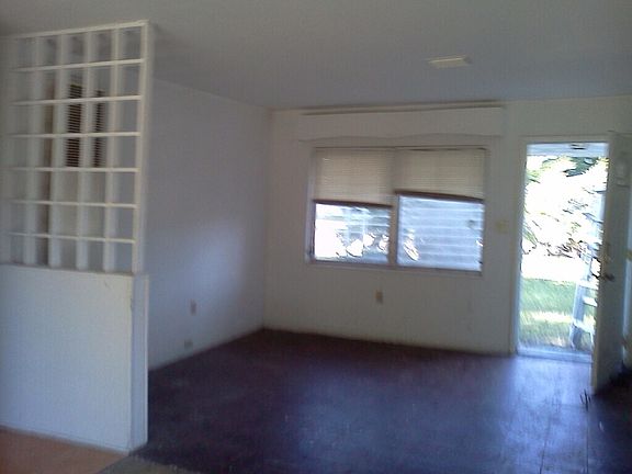 5th image of 214 Prince Ave