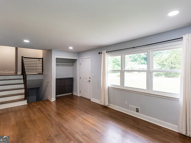 2752 Arrowood Dr #UPSTAIRS — Photo 7