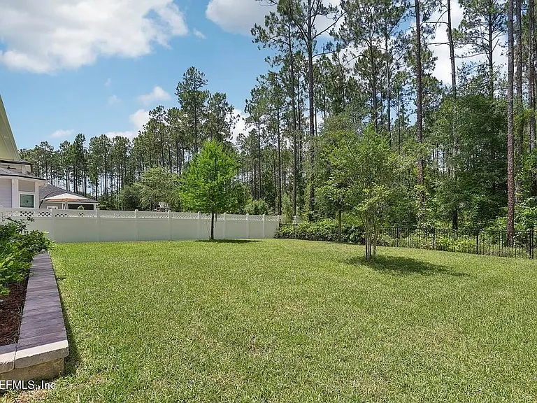 323 Holly Forest Dr — Photo 5