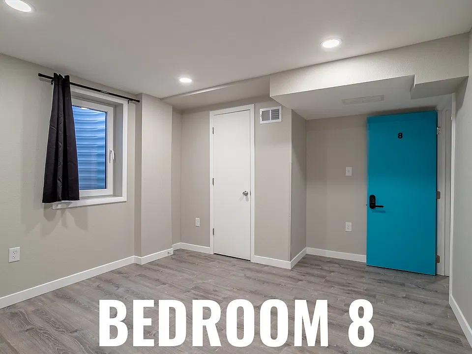 201 Toledo St #8