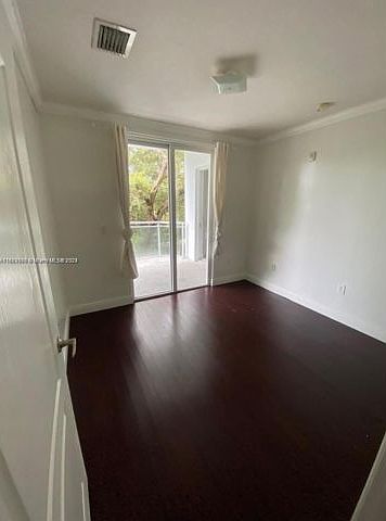 1st image of 652 NE 63rd St APT 303
