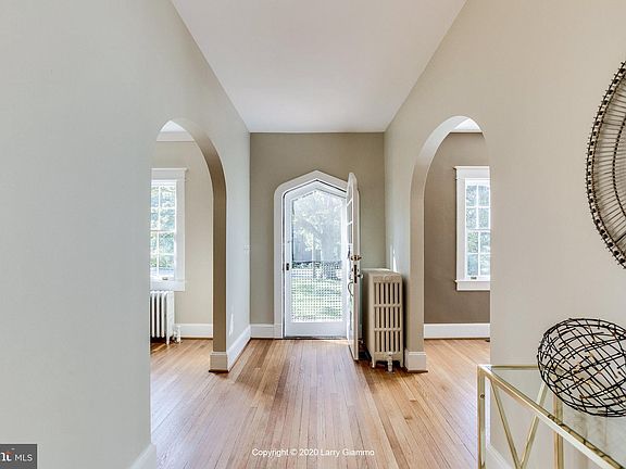 5th image of 119 Forest Ave