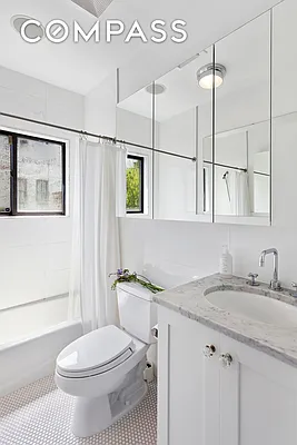 Sold by Compass | media 21