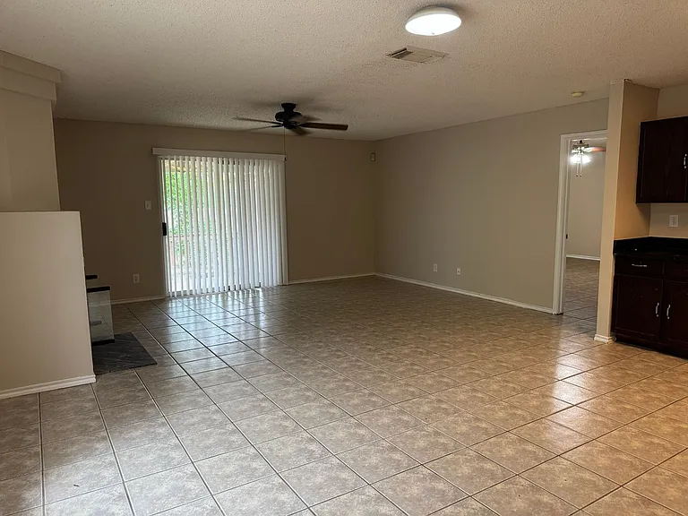 8003 Chestnut Manor Dr — Photo 6
