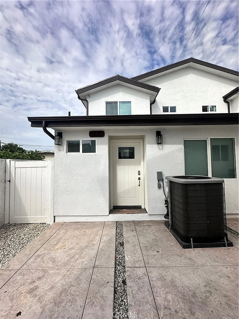 4 bed, 6055 sqft, $4,500 — Photo 2