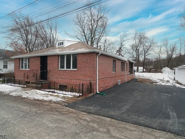 27 Diamond Dr, Jefferson Twp., NJ 07849