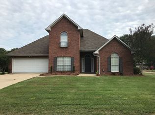 211 Village Cir, Canton, MS 39046