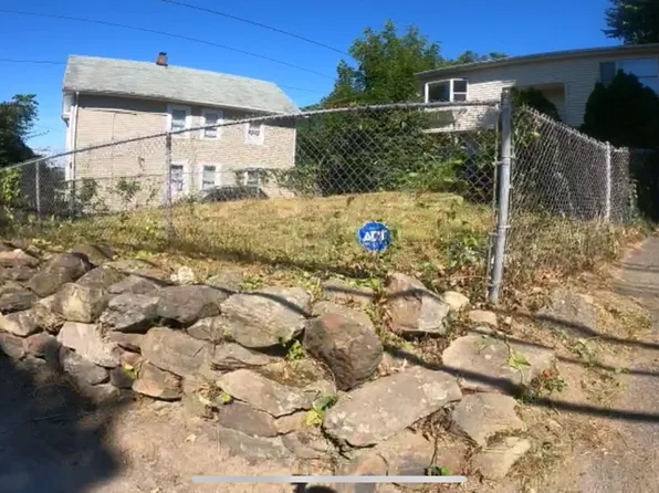 231 Long Hill Road, Waterbury, CT 06704