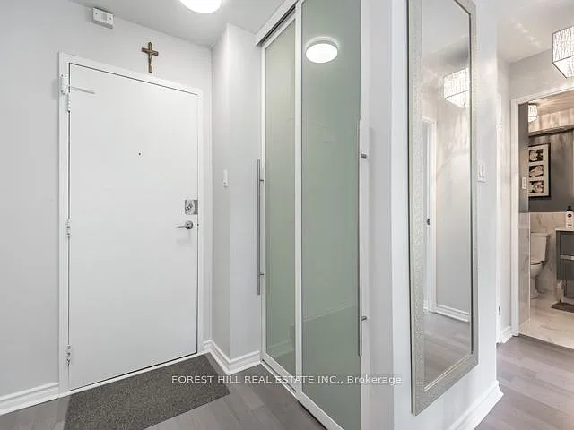 Building Photo - 105 McCaul St #202