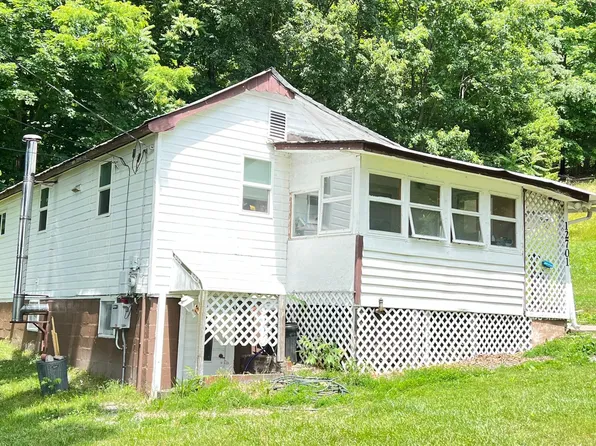 12701 Irons Mountain Rd SE, Cumberland, MD 21502