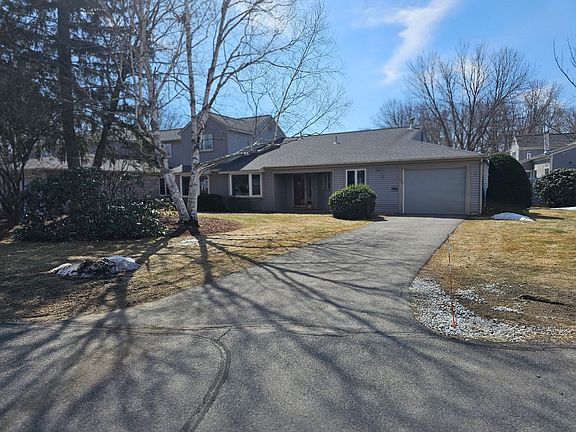 3rd image of 16 Walden Pond Drive