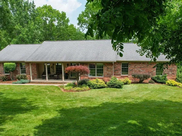 150 E Laurel River Dr, Shepherdsville, KY 40165