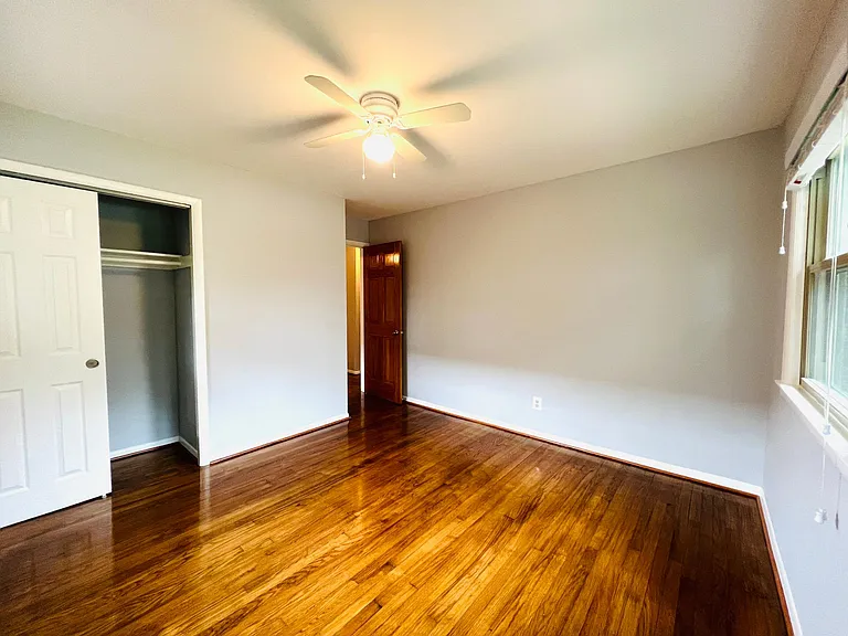 2220 Primrose Dr — Photo 8