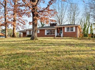 138 Devonway St, Eden, NC 27288