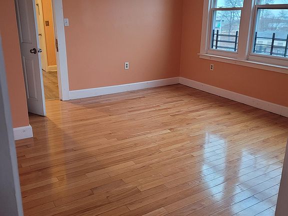 4th image of 228 Kimberly Ave #3