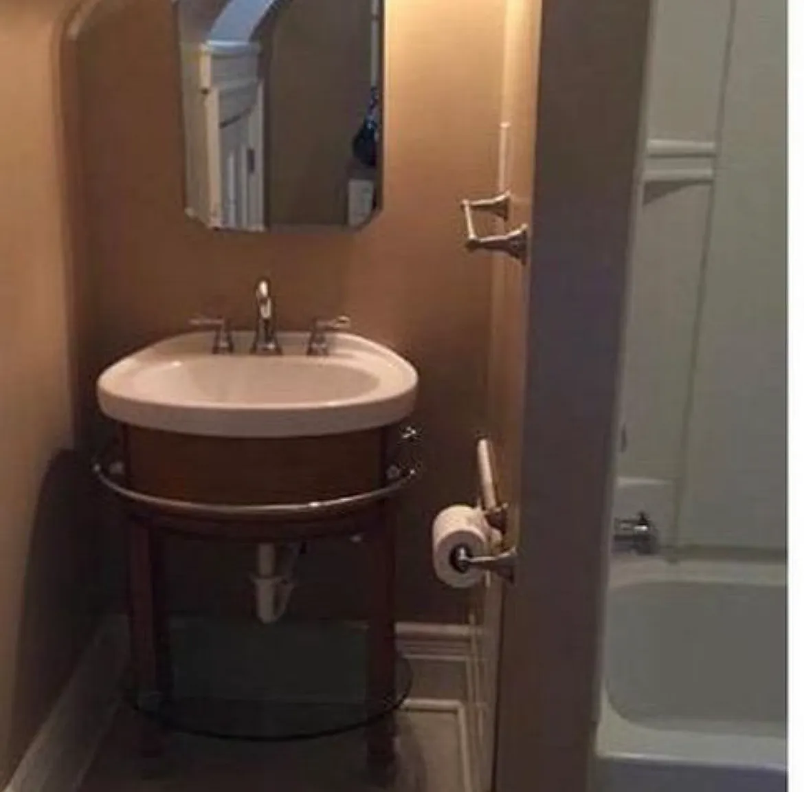3 bed, 1000 sqft, $1,575 — Photo 4