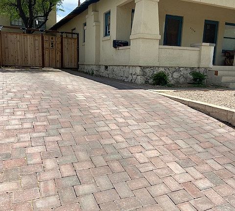 2nd image of 1110 E 9th St #1