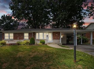 9305 Forman Rd, Saint Louis, MO 63123