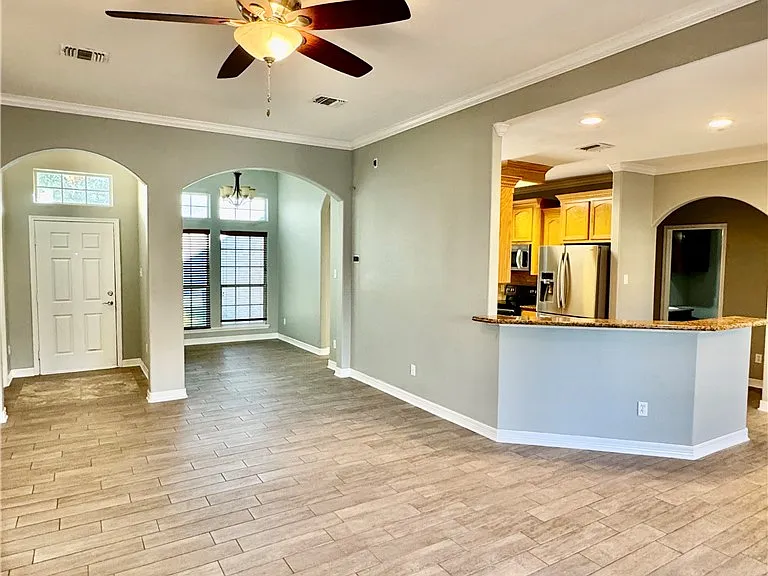 5722 Loire Blvd — Photo 4