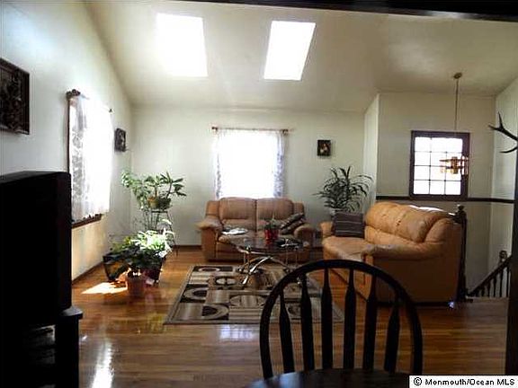5th image of 1476 Kerry Ct