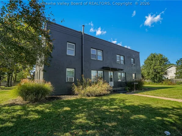 653 10th St, Saint Albans, WV 25177