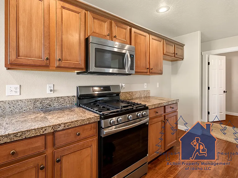 3170 N Lancer Ave — Photo 18