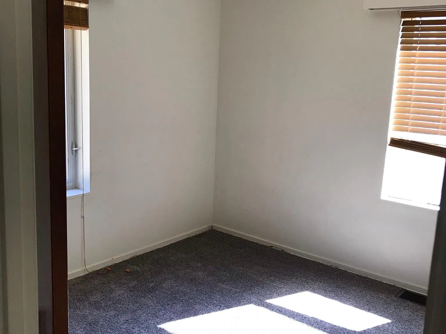 825 Crosslanes St — Photo 2