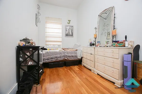 Rented by EXR | media 28