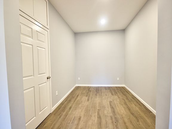 4th image of 298 Troutman St APT 2R