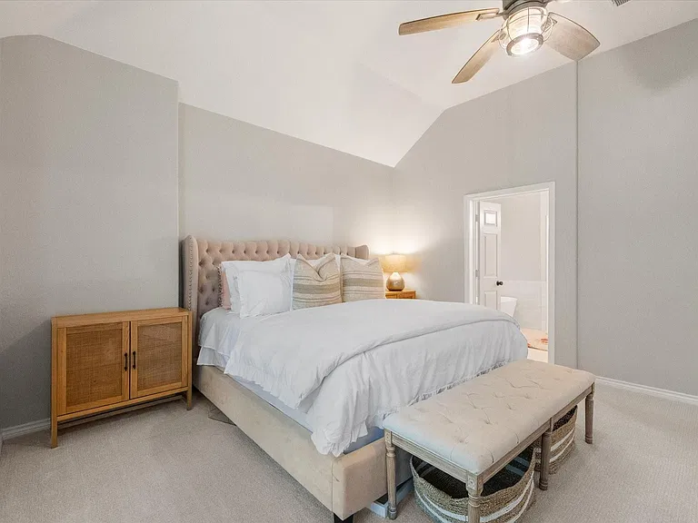 1702 Forest Bend Ln — Photo 23