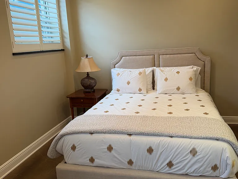 Queen Bed