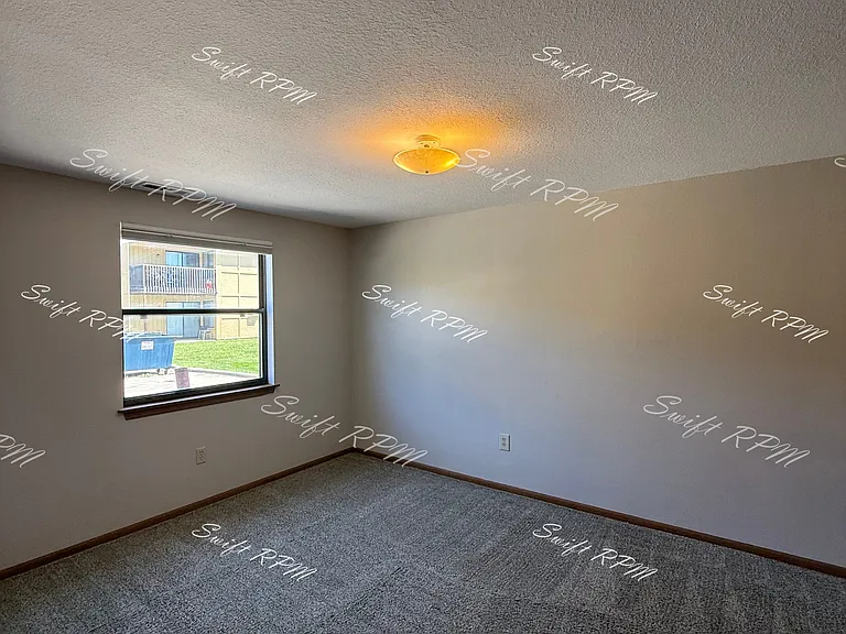 718 W 25th St #1 — Photo 8