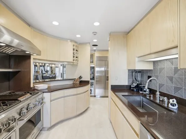 425 East 58th Street image 8 of 14