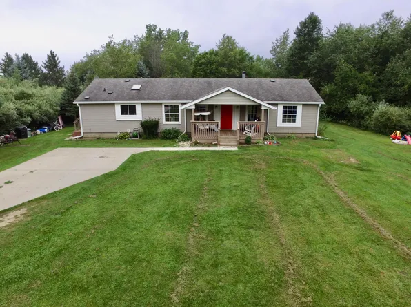 9959 Woodlawn Ct, Perrinton, MI 48871