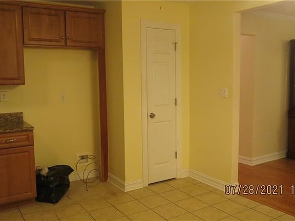 4th image of 4742 Galahad Dr