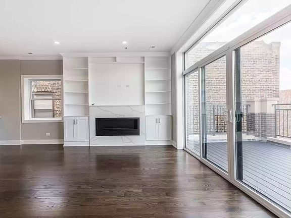 4th image of 1841 N Sheffield Ave #3