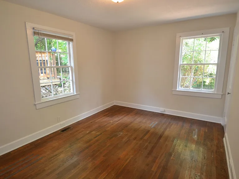 100 Caldwell St — Photo 10