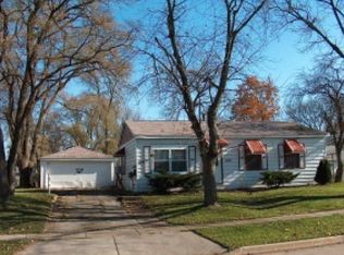 109 E Streamwood Blvd, Streamwood, IL 60107